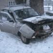 Zăpada căzută pe carosabil creează numeroase probleme în trafic