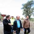 Băsescu a inspectat din nou lucrările de refacere a podului rutier de la Dorneşti