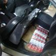 Maşini „căptuşite” cu ţigări, trase pe dreapta în Siret
