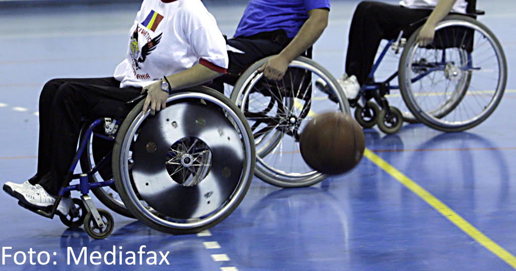 Demonstraţie de dans sportiv şi de baschet unificat, prezentată de Fundaţia Motivation România şi UNICEF, Bucureşti, noiembrie 2007