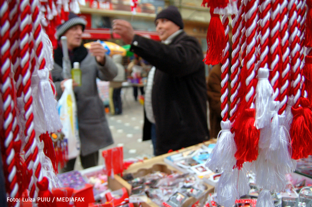 Alb şi roşu. Timişoara, 2007.