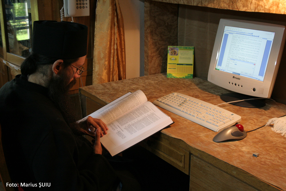 Cele sfinte şi noile tehnici. Putna, 2007.