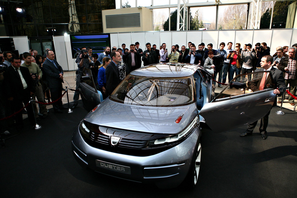 Dacia prezintă concept-car-ul Duster, în Bucureşti, luni, 23 martie 2009. Foto: Octav GANEA / MEDIAFAX FOTO