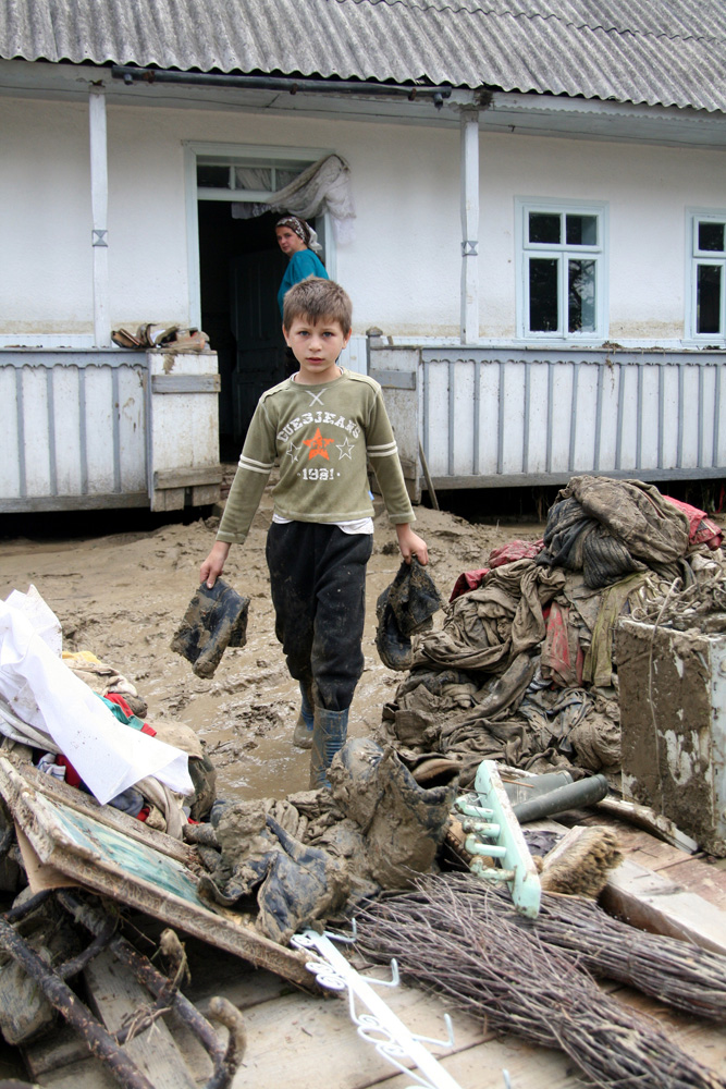 Dezastrul apelor, Calinesti. Foto: Marius SUIU