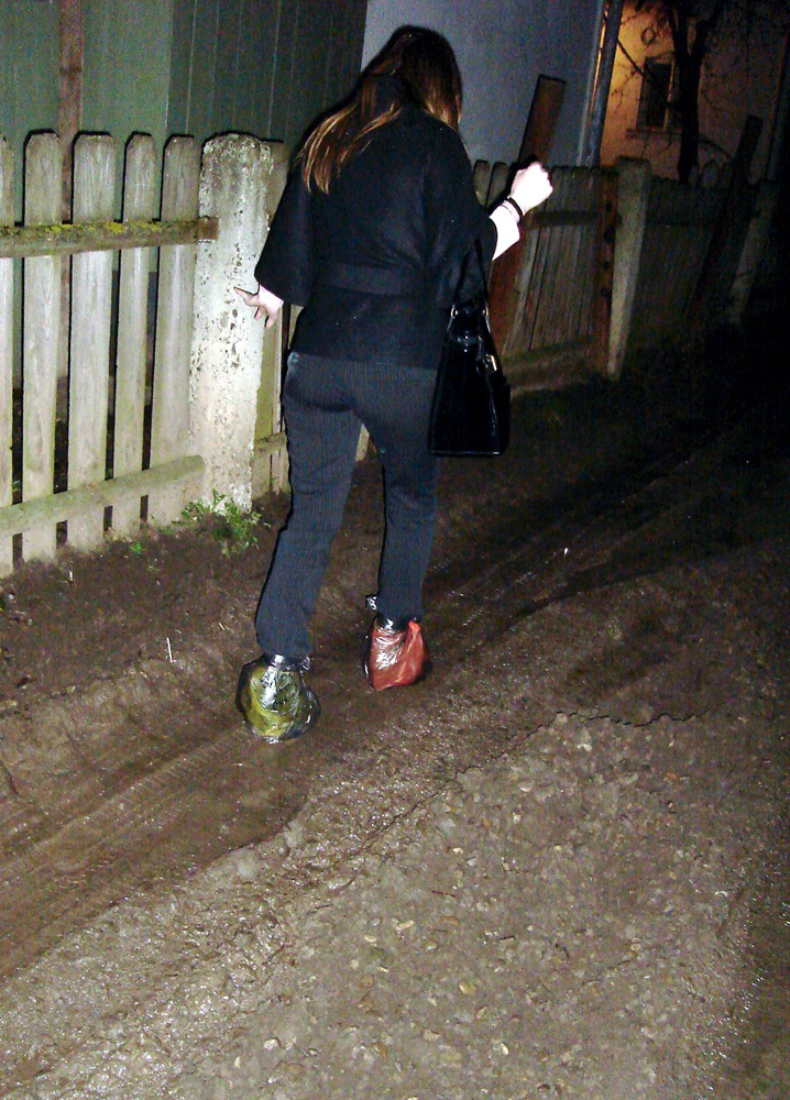 Prin noroi. Foto: Oana ALPHONSO