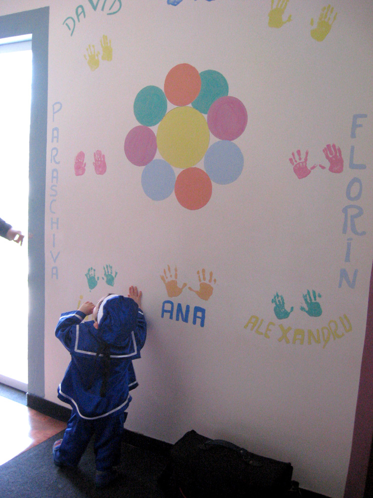 Vreau să las un autograf. Foto: Daniela MICUŢARIU