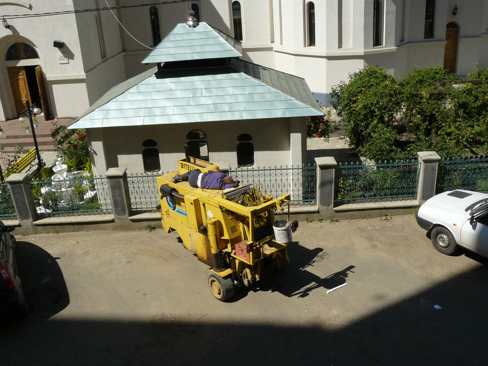 Un pui de somn nu strică nimănui. Foto: Răzvan GUZU