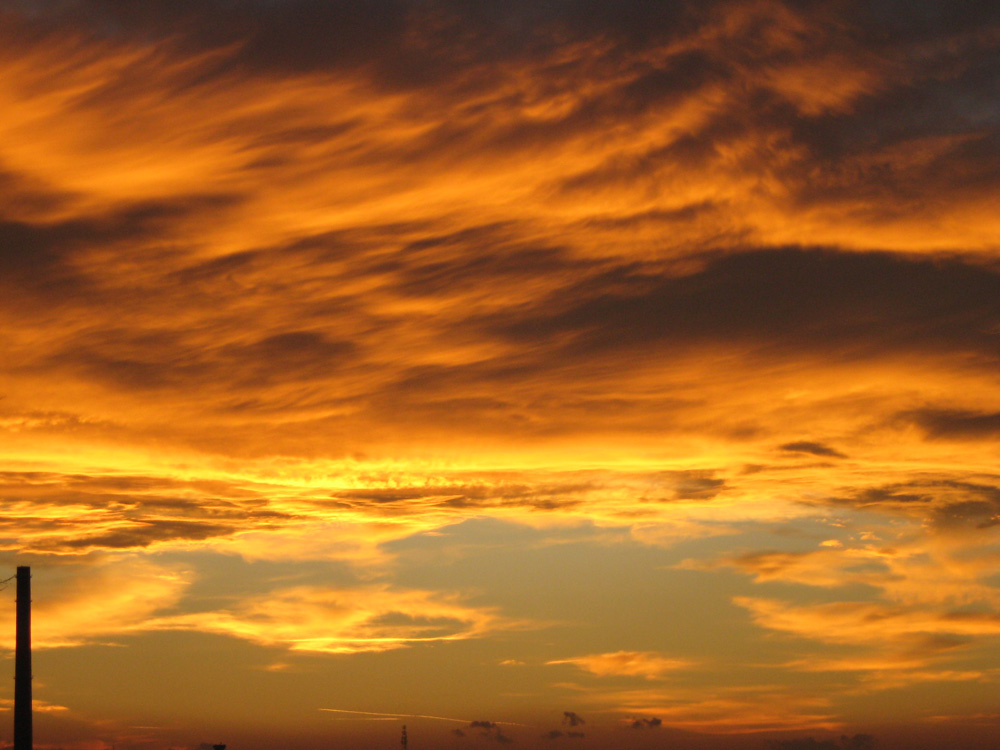 Cerul inflacarat. Foto: Cosmin ROMEGA