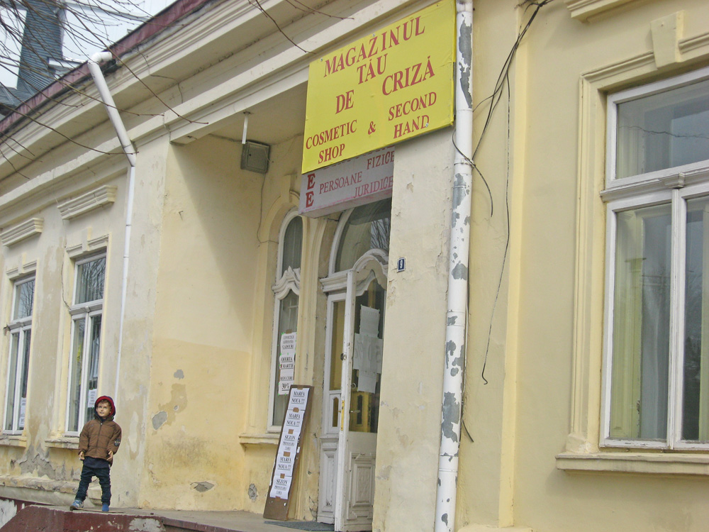 Reclamă de criză... Foto: Sergiu RUSU