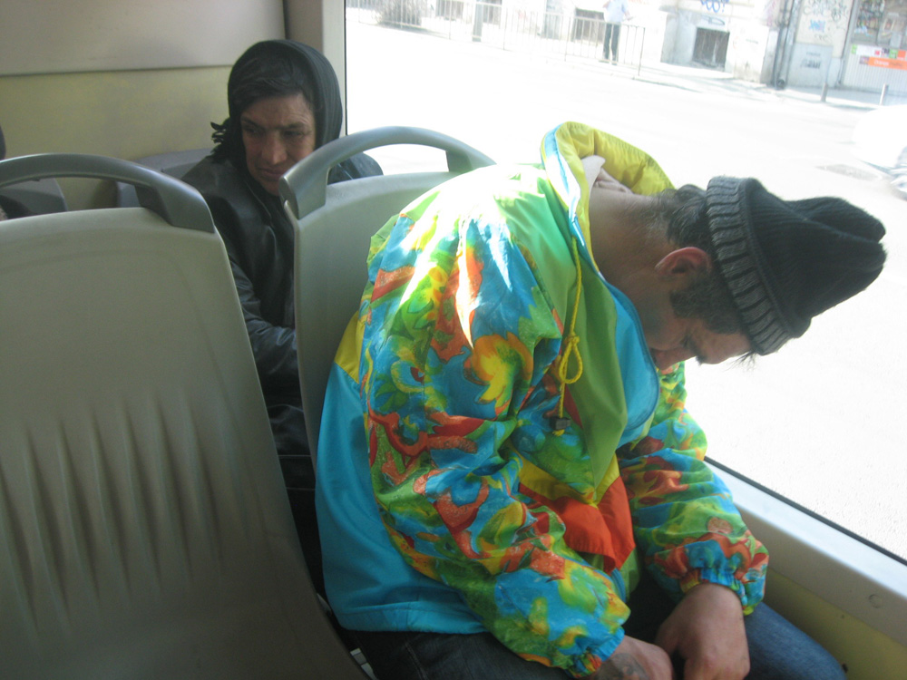L-a prins somnul în autobuz Foto: Florin PAIU