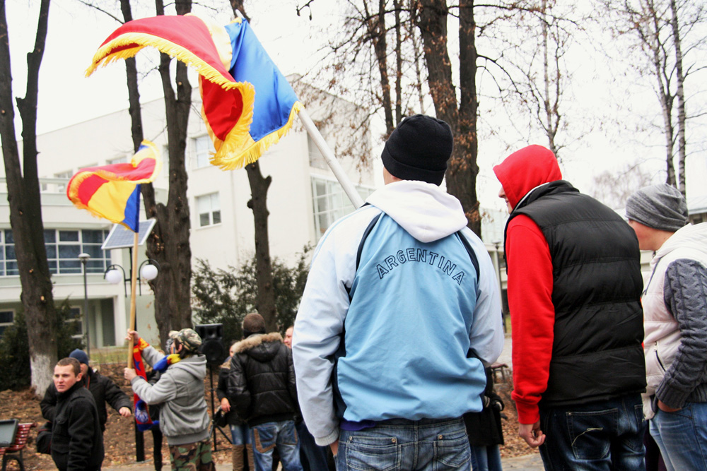 Fanii naţionalei încă mai aşteaptă meciul cu Argentina. Autor: Marius ŞUIU.