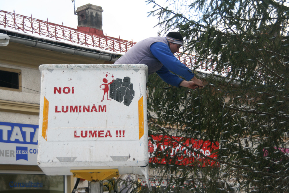 Noi luminăm lumea. Autor: Marius ŞUIU