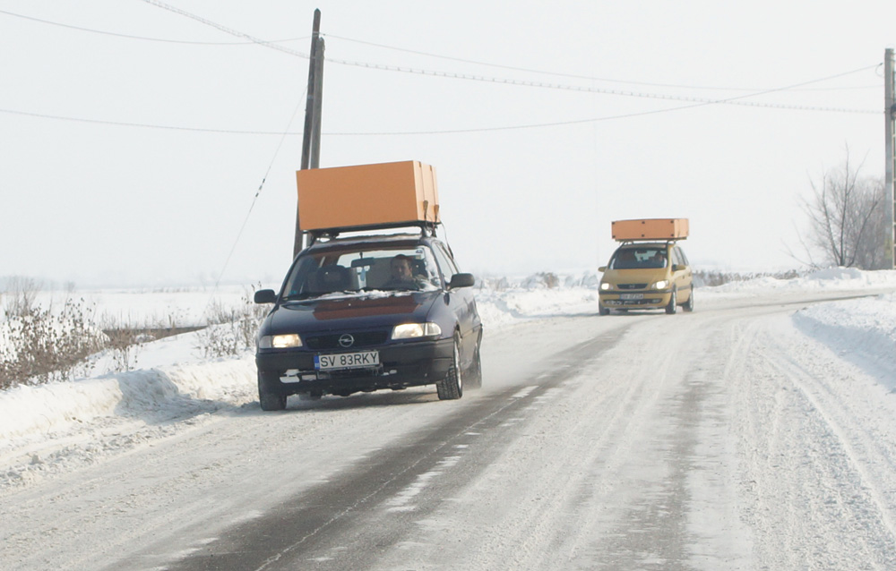 Firmă transport mobilă... Foto: Corneliu ACASANDRE
