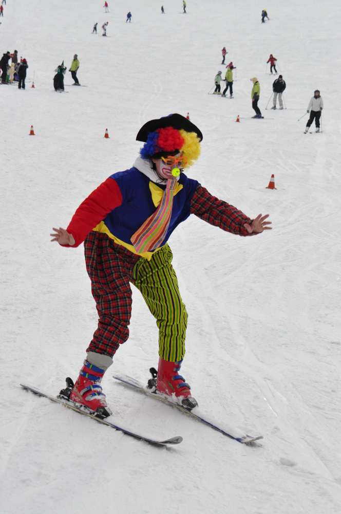Hai să ne distrăm! Foto: Iustin BUCULEI