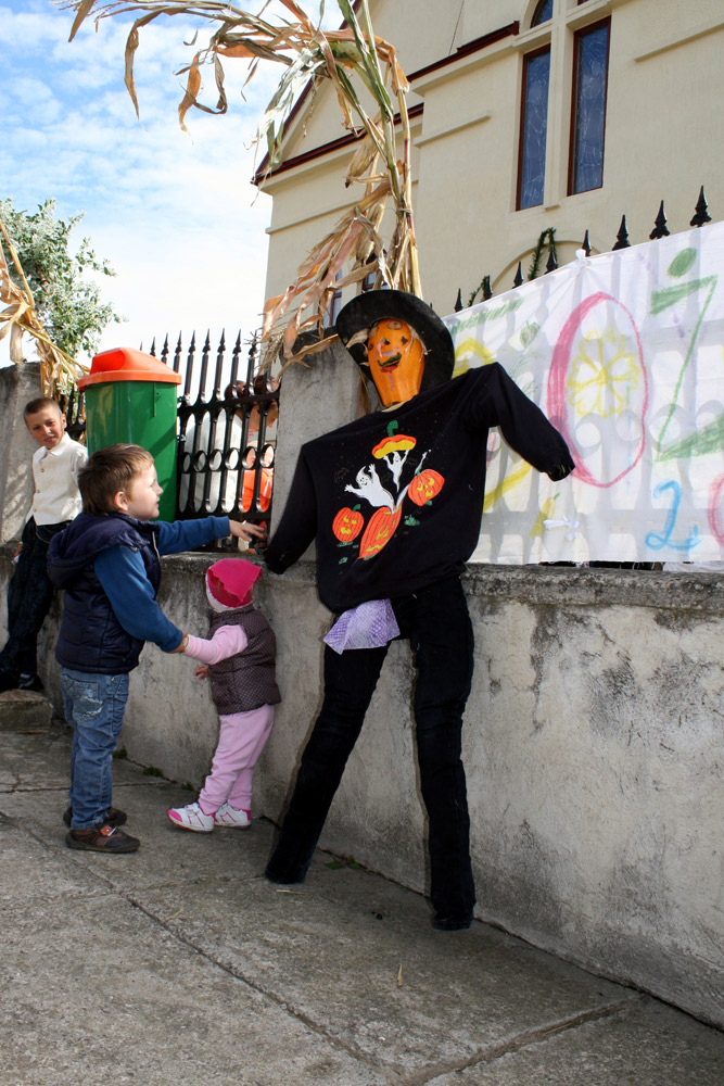Atingere periculoasă. Foto: Sandrinio NEAGU