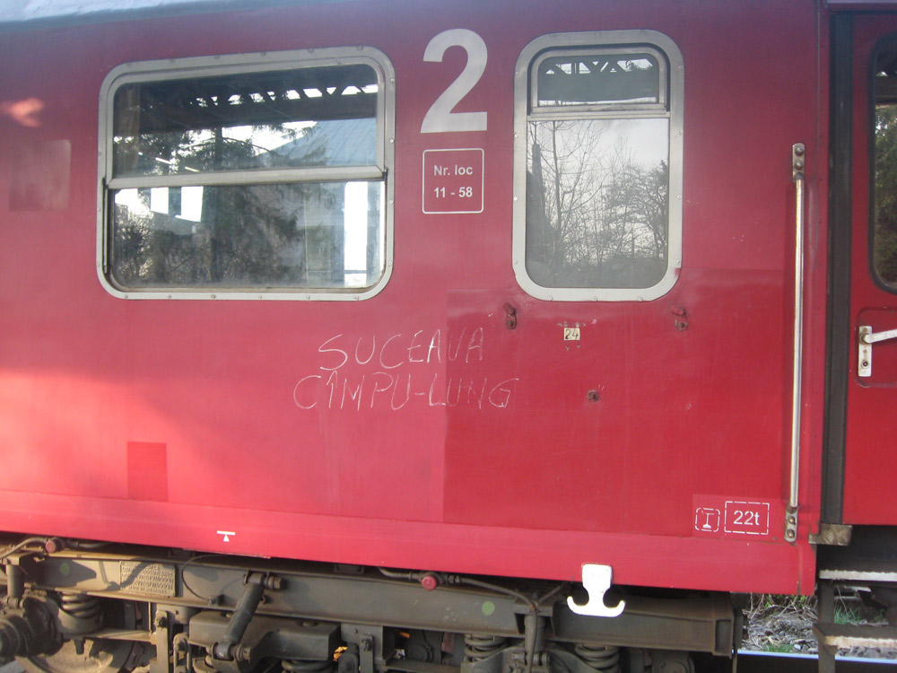 Trenul Regio Suceava - Cîmpu-Lung. Unde o fi asta...?. Foto: Florin PAIU
