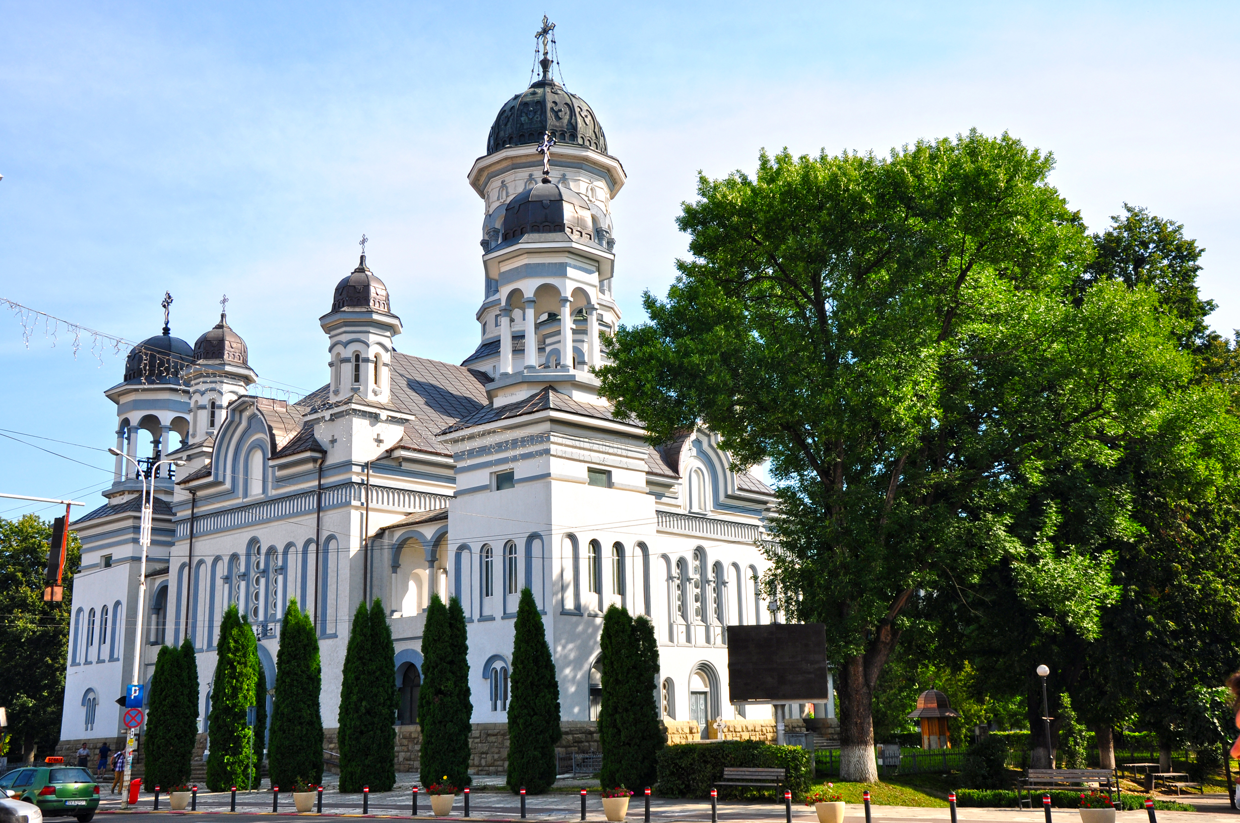 Catedrala Pogorârea Sfântului Duh din Rădăuţi
