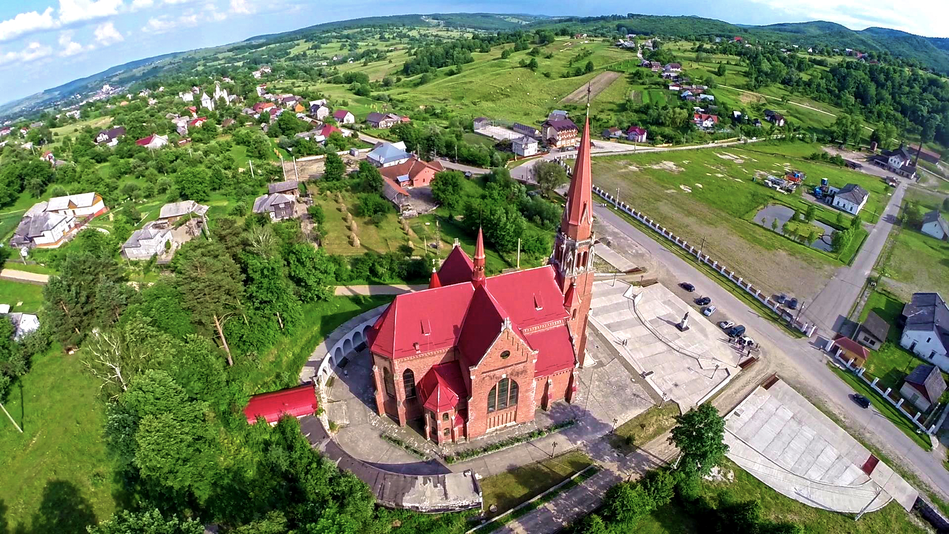 Cacica: Basilica Minor şi intrarea în salină