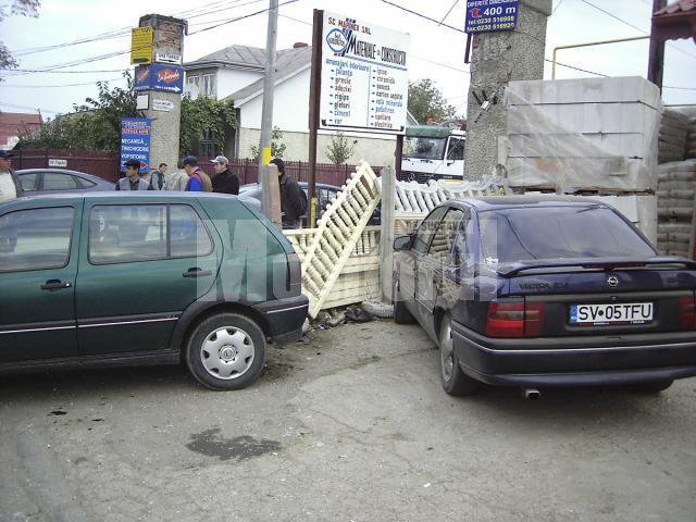 Accident: Trei maşini buşite pe strada Gheorghe Doja