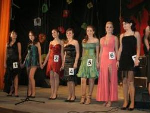 Cele 8 boboace de la Ştefan, pretendente la titlul de Miss