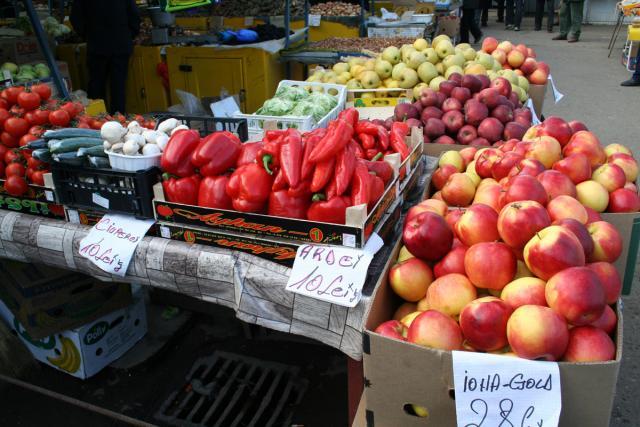În „top”: Scumpirea legumelor şi fructelor în România, una dintre cele mai rapide din UE