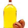 Sănătate: Consumul uleiului de nuci reduce acumularea de colesterol şi riscul instalării aterosclerozei