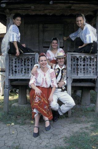 Tradiţie: Bucăţi de istorie şi de reguli bisericeşti ( I )