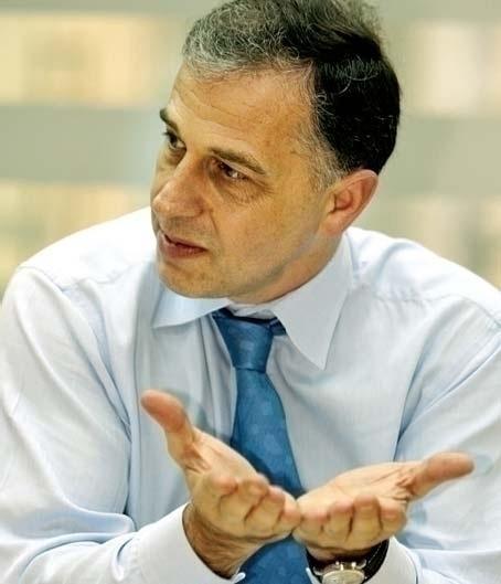 Mircea Geoană:  „Băsescu  să adune voturi pentru o majoritate”