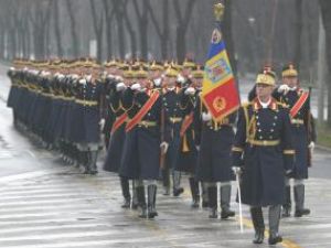 De Ziua Naţională: Paradă cu trupe şi tehnică militară