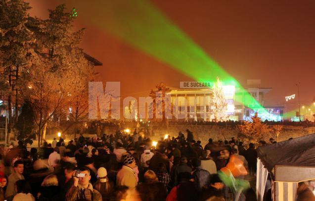 Distracţie: 20.000 de oameni de Revelion în centrul Sucevei