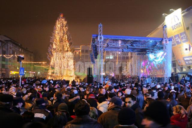 Distracţie: 20.000 de oameni de Revelion în centrul Sucevei