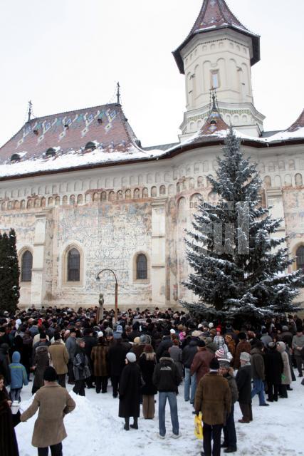 Mii de suceveni au luat parte, ieri, la Sfinţirea apelor, în ziua de Bobotează