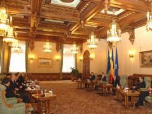 Astăzi, la ora 11: Băsescu, mediator între sindicate şi Guvernbase