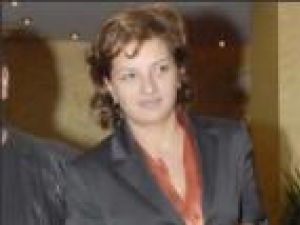 La Păuneşti, Vrancea: Ioana Băsescu, în prima zi de serviciu, ca notar