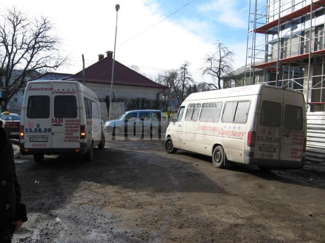 Microbuzele Intertrans staţionează pe domeniul public