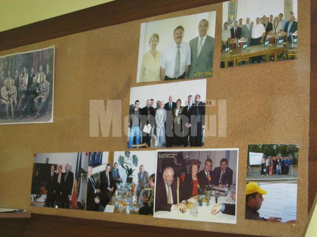 „Redecorare”: Liberalii îi scot fotografiile lui Lungu din sediul PNL