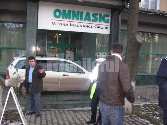 Intrarea în sediul Omniasig, blocată de un şofer nemulţumit