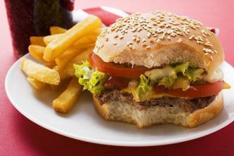 În alimentele de tip fast food ar putea fi introdus un extract de plante pentru reducerea poftei de mâncare