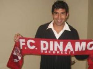 Osvaldo Miranda a semnat cu Dinamo un contract pe trei ani şi jumătate