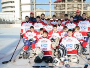 Hochei pe gheaţă: Copiii Sucevei s-au calificat pentru turneul final