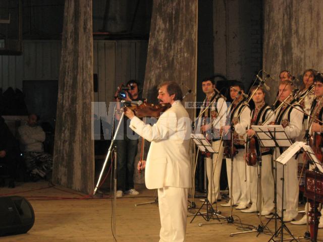 Maestrul Nicolae Botgros şi Orchestra „Lăutarii” de la Chisinau