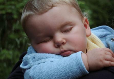 Lipsa de somn favorizează obezitatea la copii
