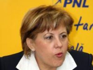 Angela Zarojanu: „Oamenii care îmbrăţişează liberalismul o să voteze cu PNL şi nu cu PD-L”