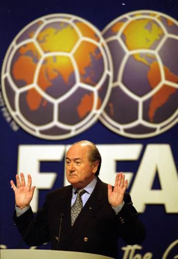 Blatter cere toleranţă zero pentru cotonogarii din fotbal