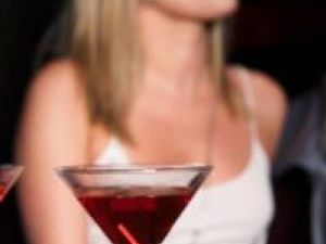 Persoanele care consumă moderat alcool sunt mai sănătoase