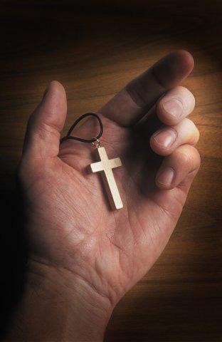 Pildă creştină: Cinstind crucea...