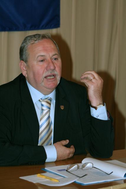 Tiberiu Prodan: „Dacă vrea domnul Gheorghiţă să facă o nuntă cu PNL să vină cu o mireasă ca lumea”