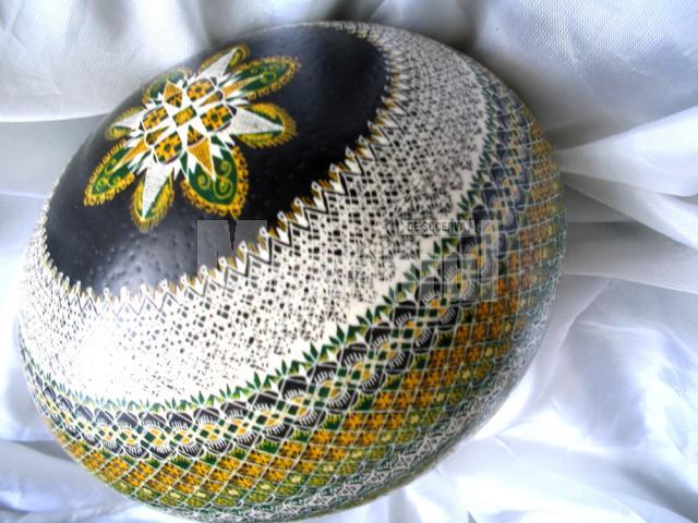 Ou decorat de Lucia Condrea din Moldovita