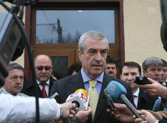 Tăriceanu:: Cetăţenii nemulţumiţi de taxa auto se pot adresa oricând justiţiei