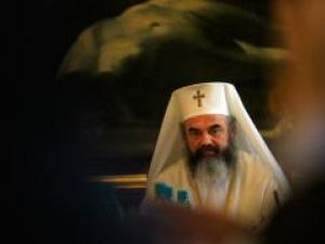 Patriarhul Daniel şi-a rupt piciorul